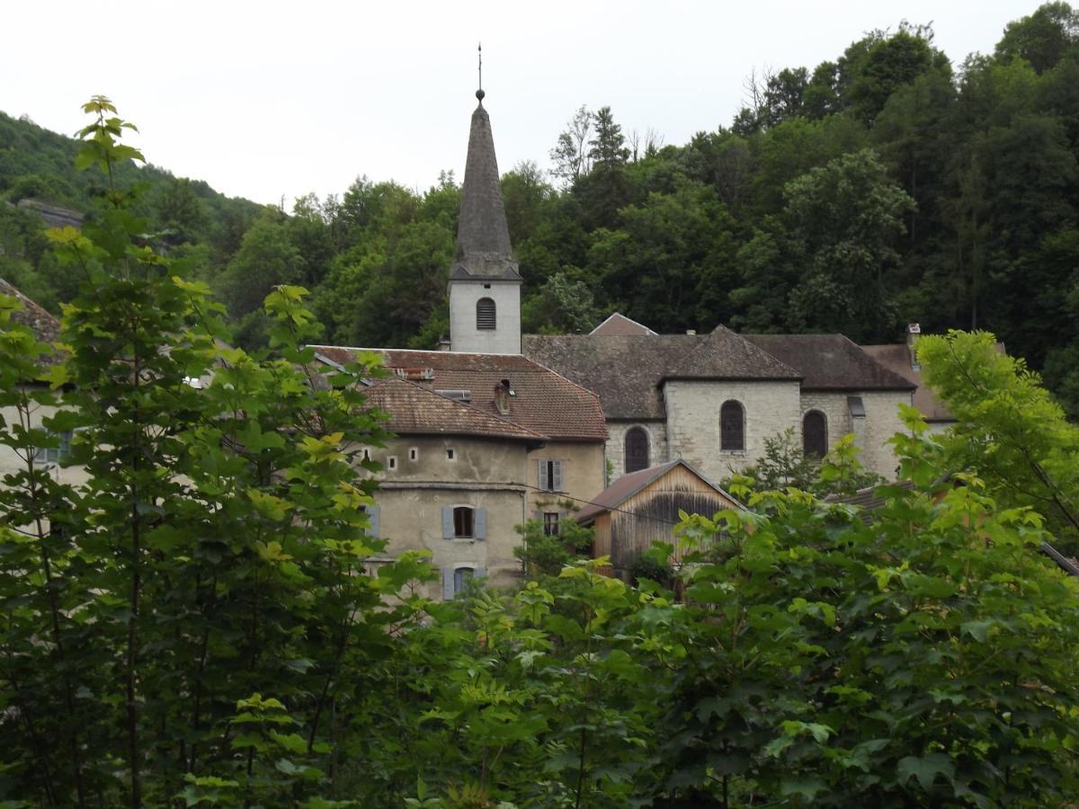 Gite La Petite Ecluse En Bord De Loue Lods Exterior foto